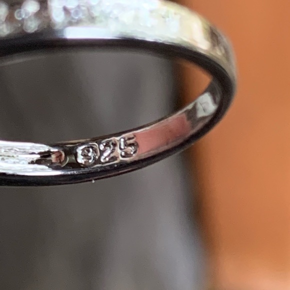 STERLING SILVER PRINCESS CUT ENGAGEMENT RING - Picture 8 of 9